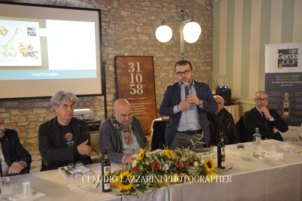 57314253_2226645360960967_6032680256161185792_o